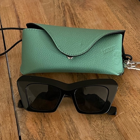 Loewe Cat eye sunglasses main image 10
